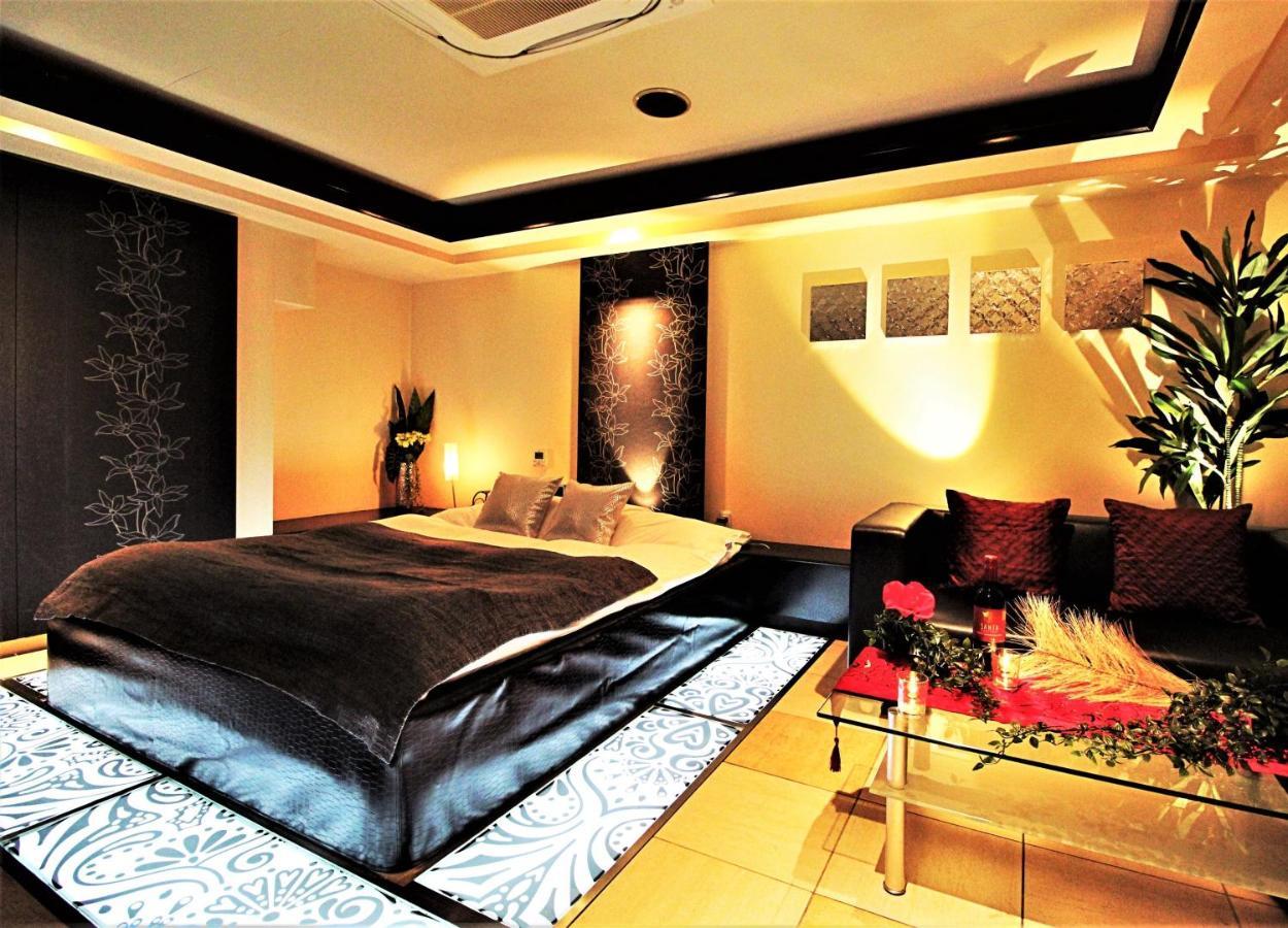 Hotel O2 -Adult Only- Hirabari Exteriör bild